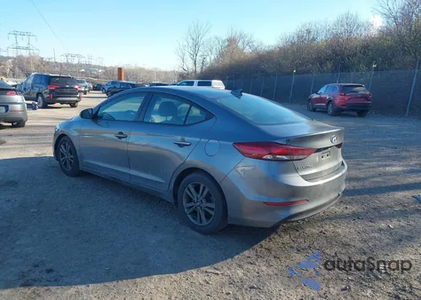 2018 Hyundai Elantra Sel z USA, uszkodzony, nr VIN 5NPD84LF2JH326792
